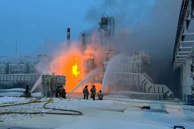 Global Energy Markets Reshapes as Ukraine Strikes on Russian Oil Facilities