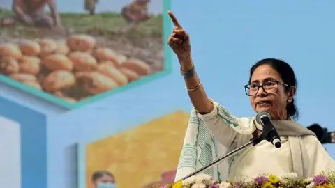 India’s Fiercest Female Politician Mamata Banerjee Faces Fight for Survival