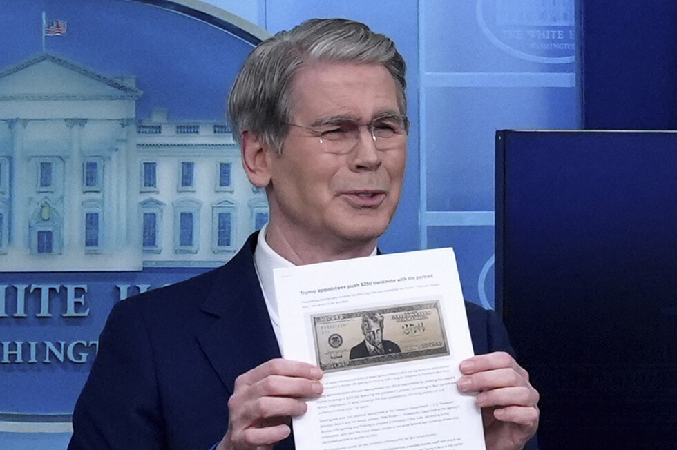 US Government Set to Print $250 Note Featuring Trump’s Face? Viral Claim Sparks Confusion