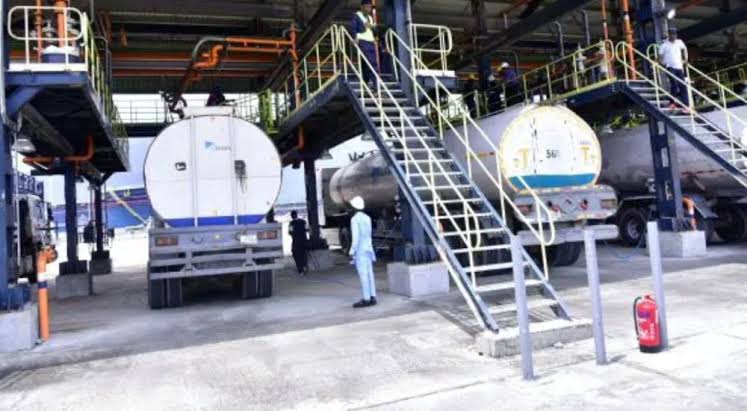 Petrol Prices Could Fall to ₦1,200 Per Litre as Dangote Refinery Slashes Rates, Raising Hopes for Consumer Relief