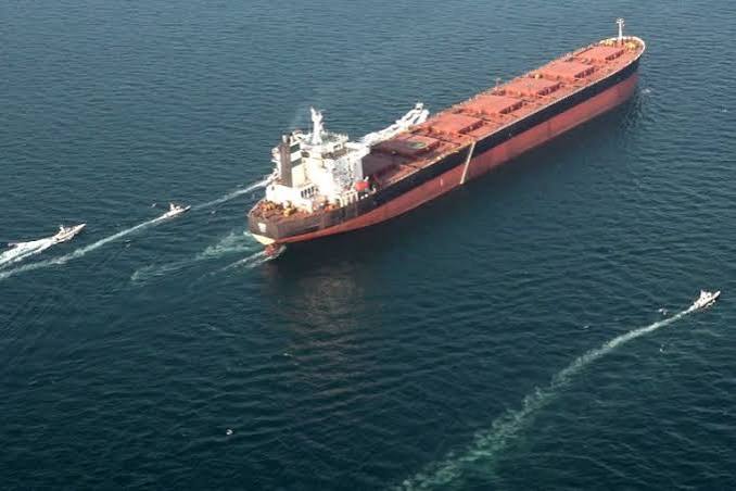 US Insists Strait of Hormuz Remains Open as Military Exchanges with Iran Raise Global Oil Supply Fears