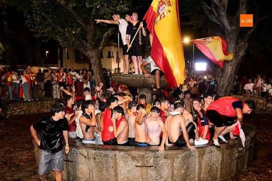 13-Year-Old Boy Dies During Spain’s World Cup Celebrations After Historic Fountain Collapses