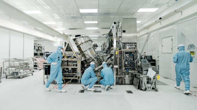 China Extends Trade Boom as Surging Global AI Demand Fuels Record High-Tech Exports