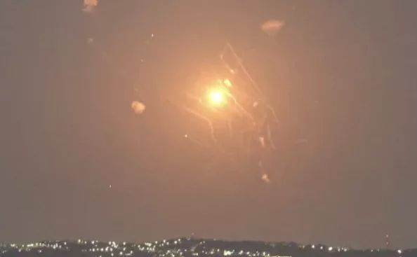 US Strikes Iranian Oil Tankers as Tehran Targets American Base in Jordan