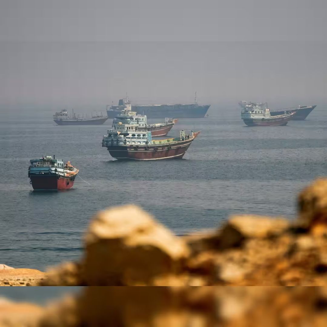 Iran Proposes Reopening Strait of Hormuz Within Seven Days in Push for Peace Talks
