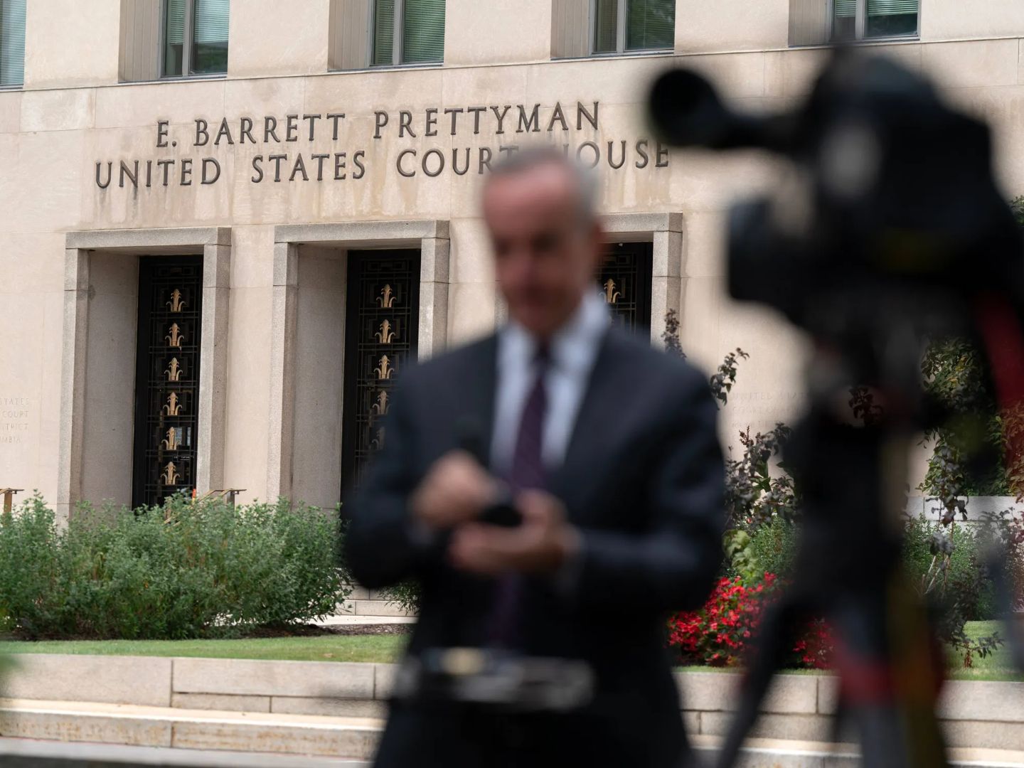 US Court Orders White House to Readmit CNN, MS NOW and Politico After Trump Ban