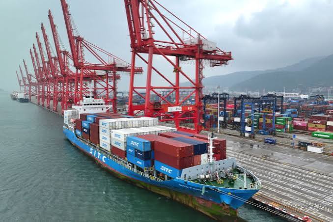 China's Economic Growth Accelerates to 4.5% as AI Boom Fuels Export Surge